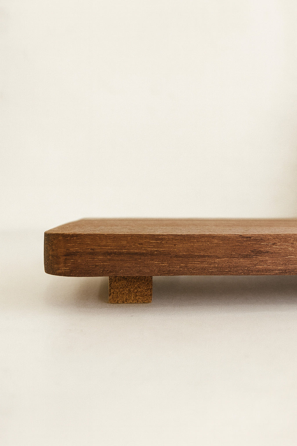 Doğal Iroko Ahşap Sunum ve Yağdanlık Altlığı / Stand – 30x16x3 cm