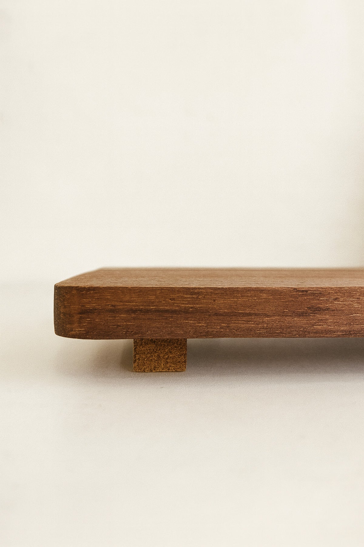 Doğal Iroko Ahşap Sunum ve Yağdanlık Altlığı / Stand – 30x16x3 cm