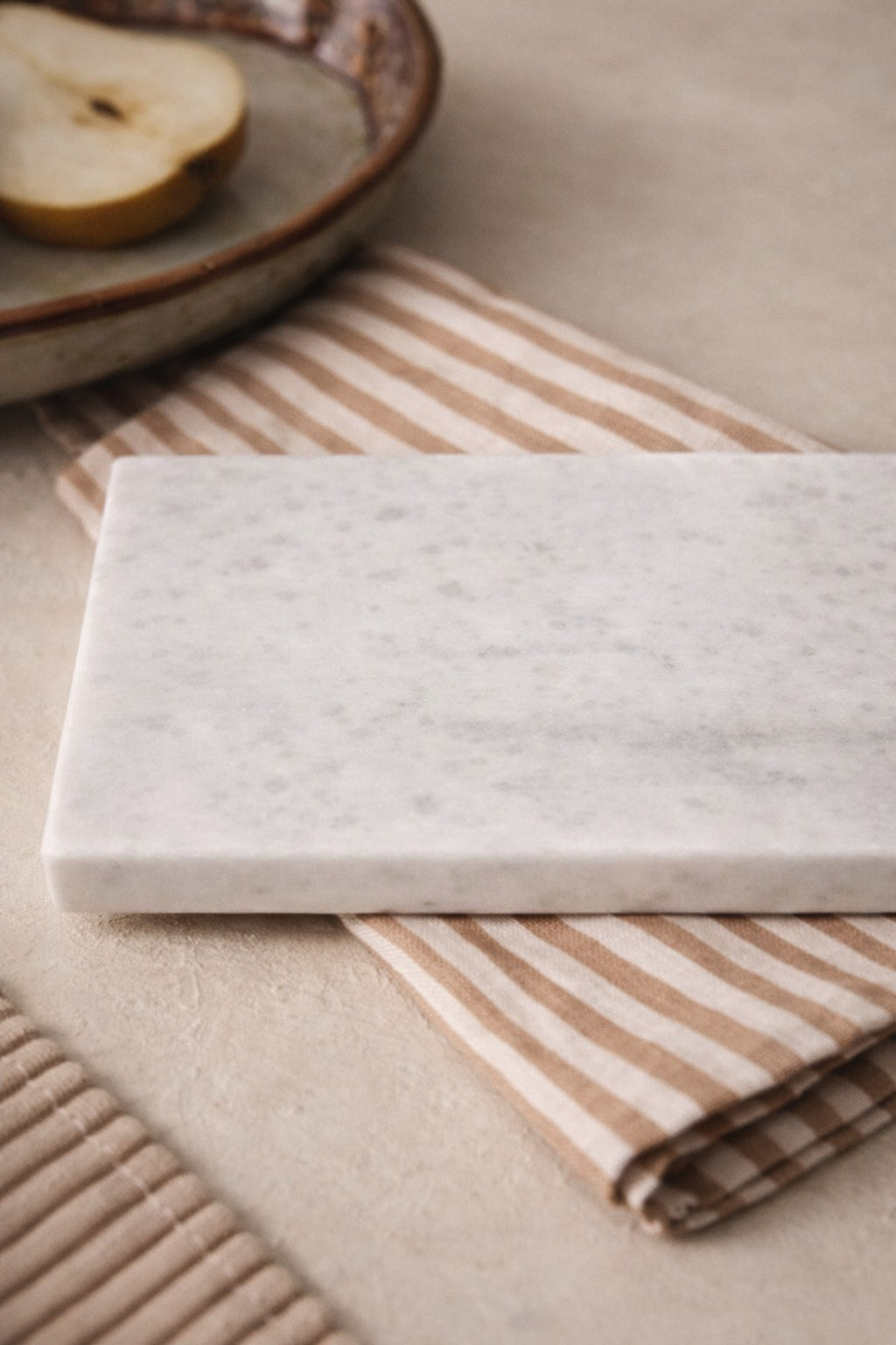 Doğal Mermer Yağdanlık Altlığı – Kaydırmaz Tabanlı (21x10 cm)