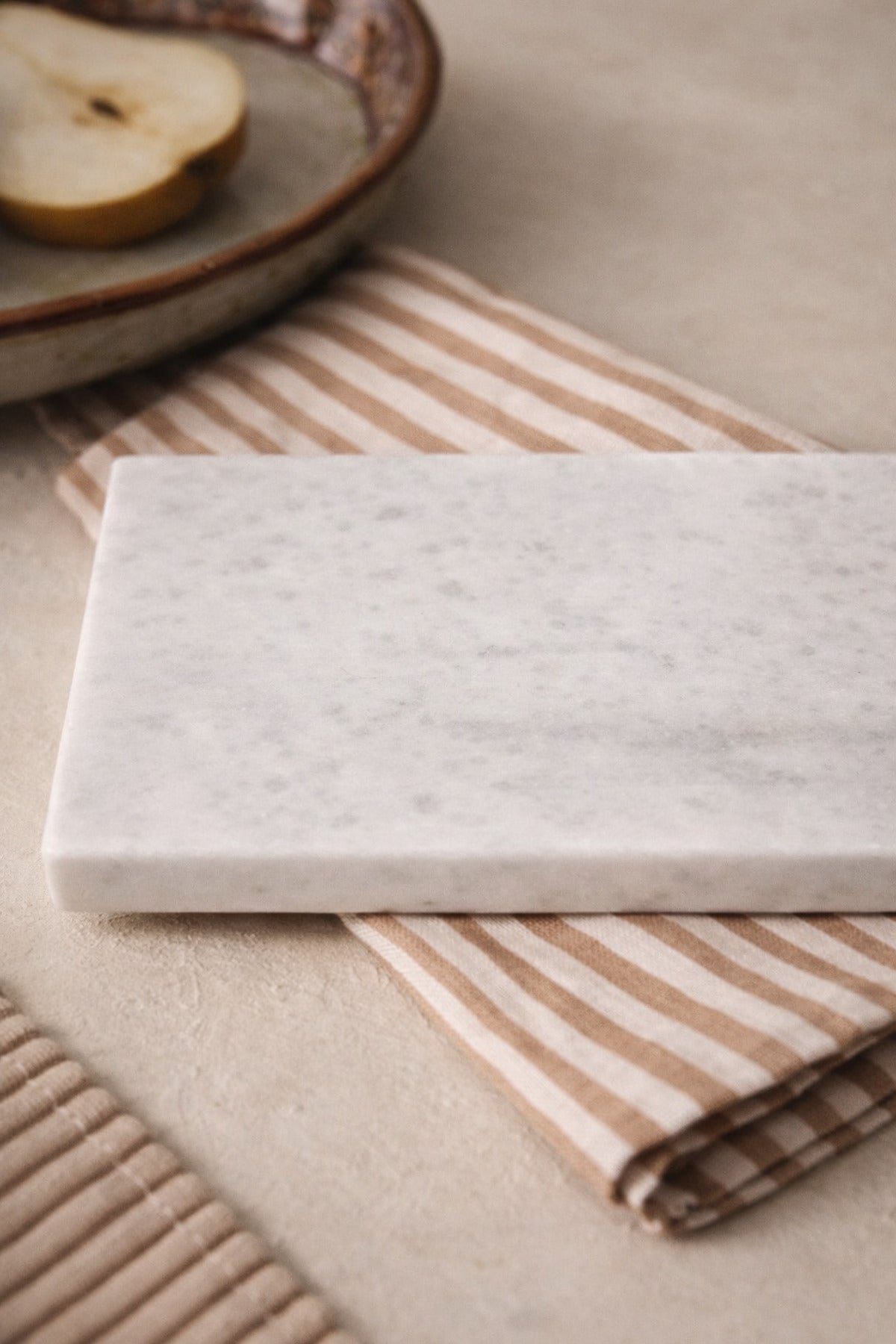 Doğal Mermer Yağdanlık Altlığı – Kaydırmaz Tabanlı (21x10 cm)